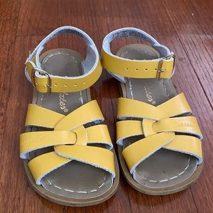 Saltwater sandals size 9